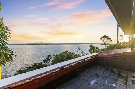 Photo of property in 16 Brigantine Drive, Beach Haven, Auckland, 0626