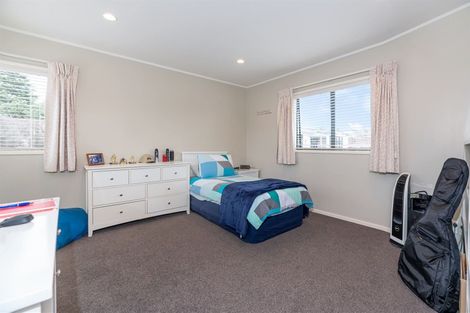 Photo of property in 2/13 Quebec Road, Milford, Auckland, 0620