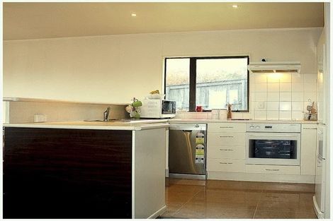 Photo of property in 363a Glenfield Road, Glenfield, Auckland, 0629