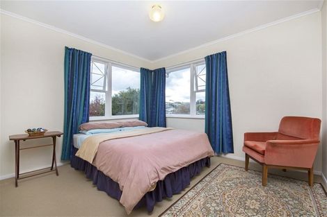 Photo of property in 63 Beechdale Crescent, Pakuranga Heights, Auckland, 2010