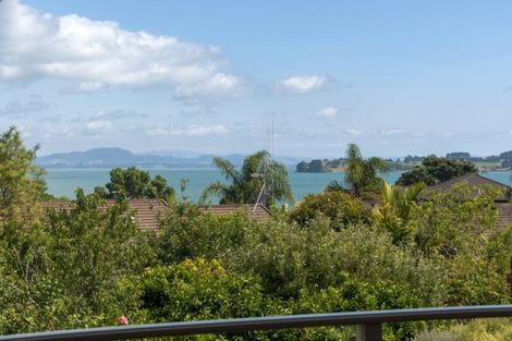 Photo of property in 2 Gellibrand Place, Omokoroa, 3114