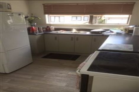 Photo of property in 22 De Quincey Terrace, Highland Park, Auckland, 2010