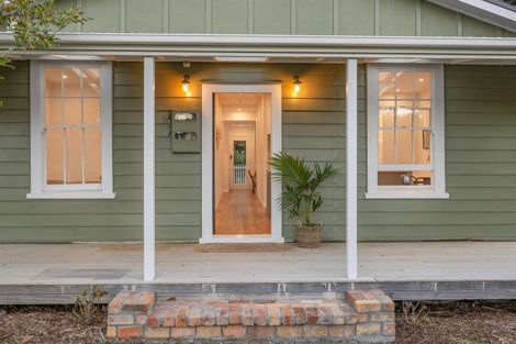 Photo of property in 1223 Old North Road, Helensville, 0875