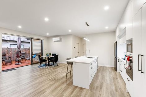 Photo of property in 5 Konoba Avenue, Kumeu, 0810