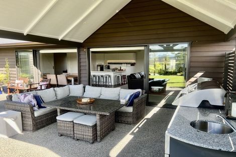 Photo of property in 18 Topping Place, Whitianga, 3510