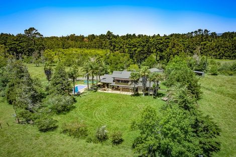 Photo of property in 116 Station Road, Kumeu, 0891