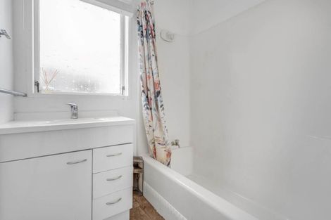 Photo of property in 13 Fernleigh Avenue, Waiuku, 2123