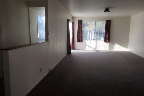 Photo of property in 19 Ransom Smyth Drive, Goodwood Heights, Auckland, 2105