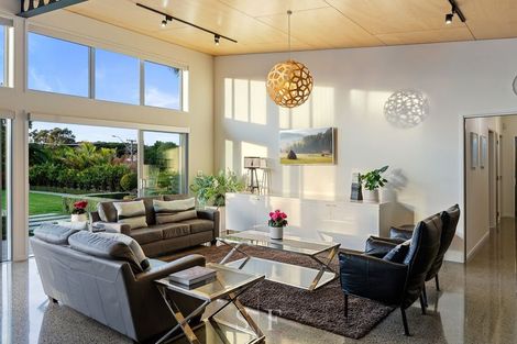 Photo of property in 8 Ngarara Road, Waikanae, 5036