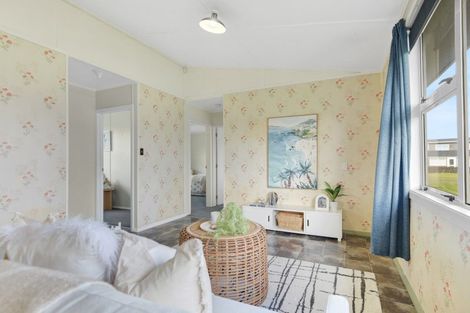 Photo of property in 4 Coleman Avenue, Waverley, 4591