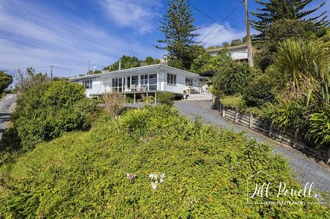 Photo of property in 2 Cliff Street, Pahi, Paparoa, 0571