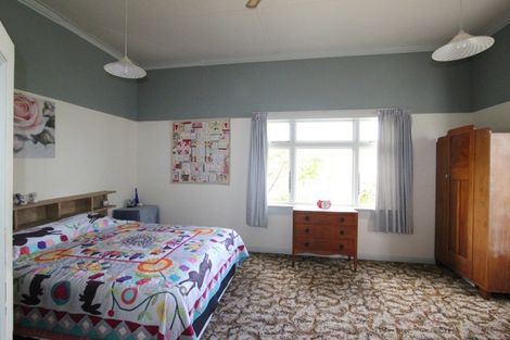 Photo of property in 2 Cambridge Street, Pahiatua, 4910