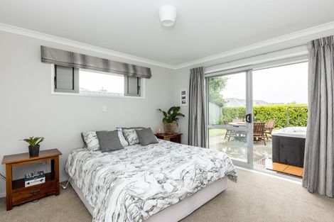 Photo of property in 13 Percy Berry Place, Havelock North, 4130