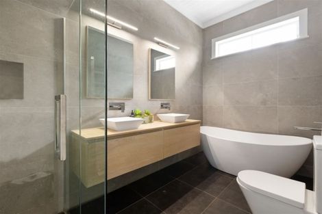 Photo of property in 11 Beresford Street, Bayswater, Auckland, 0622