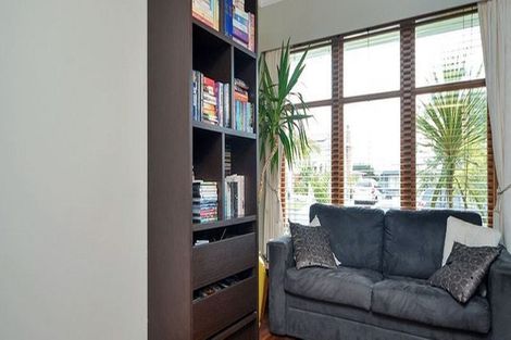 Photo of property in 27 Lynbrooke Avenue, Blockhouse Bay, Auckland, 0600