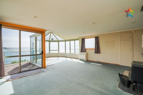 Photo of property in 14 Marine Parade, Bluff, 9814