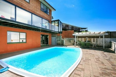 Photo of property in 969 East Coast Road, Torbay, Auckland, 0630