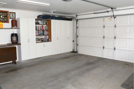 Photo of property in 2 Flora Place, Wattle Downs, Auckland, 2103