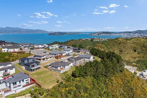 Photo of property in 3 Cirrus Close, Newlands, Wellington, 6037