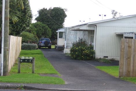 Photo of property in 3/5 Taikata Road, Te Atatu Peninsula, Auckland, 0610