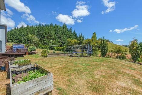 Photo of property in 37 County Heights Drive, Aokautere, Palmerston North, 4471