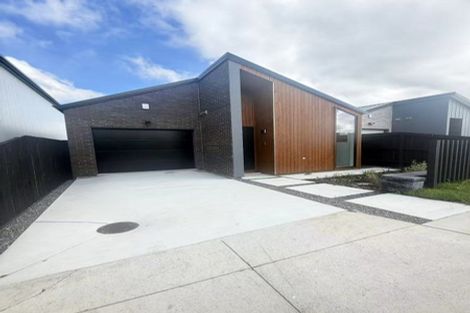 Photo of property in 15 Piringa Road, Pukekohe, 2120