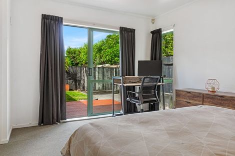 Photo of property in 5 Neta Grove, Henderson, Auckland, 0612