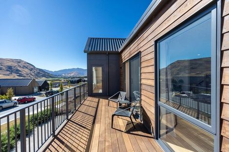 Photo of property in 104 Spur Ridge Rise, Jacks Point, 9371