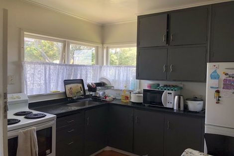 Photo of property in 1/8 Anne Road, Hillcrest, Auckland, 0627