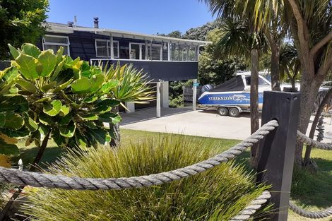 Photo of property in 241 Paku Drive, Tairua, 3508