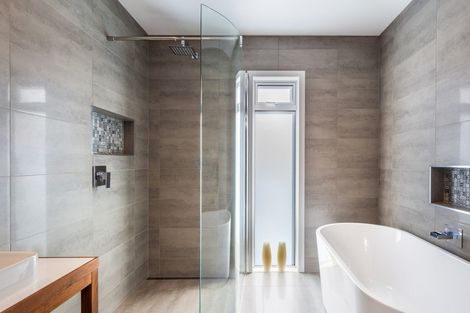 Photo of property in 18 Lakemere Way, Kinloch, Taupo, 3377