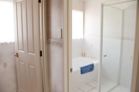 Photo of property in 2 Flora Place, Wattle Downs, Auckland, 2103