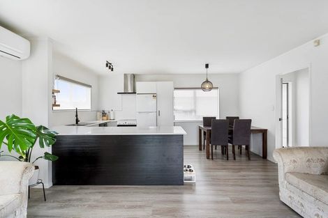 Photo of property in 2/2 Hatherley Place, Clendon Park, Auckland, 2103