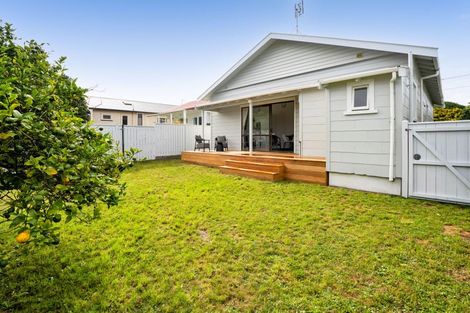 Photo of property in 61 Lemon Street, New Plymouth, 4310