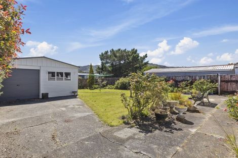 Photo of property in 11 Hinau Grove, Wainuiomata, Lower Hutt, 5014