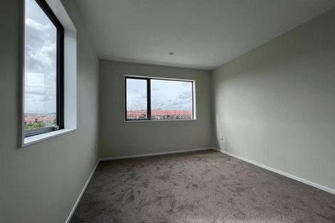 Photo of property in 65 Kaha Road, Papakura, 2110