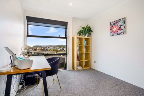 Photo of property in 8 Raranga Lane, Hobsonville, Auckland, 0616