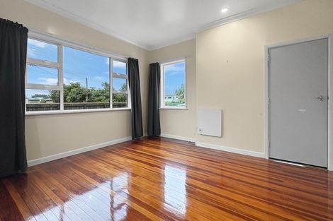 Photo of property in 38 Kirk Street, Otaki, 5512
