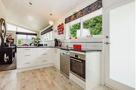 Photo of property in 11b Martin Road, Paraparaumu Beach, Paraparaumu, 5032