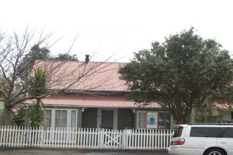 Photo of property in 242 Devon Street West, New Plymouth, 4310