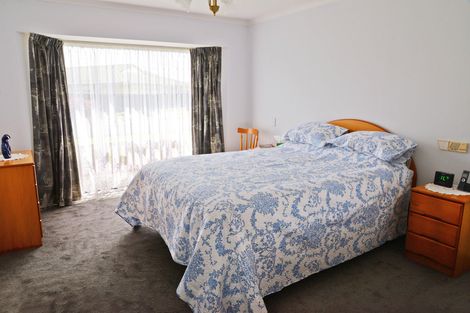 Photo of property in 2 Flora Place, Wattle Downs, Auckland, 2103