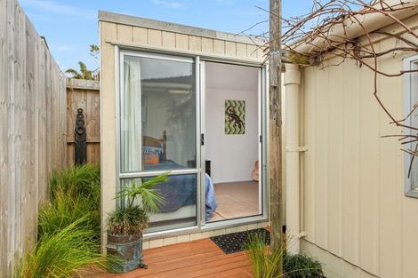 Photo of property in 2/1004 Papamoa Beach Road, Papamoa Beach, Papamoa, 3118