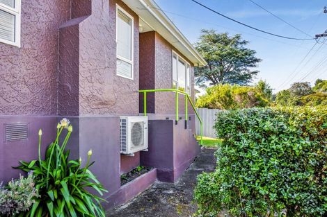 Photo of property in 27 Seaview Road, Marfell, New Plymouth, 4310