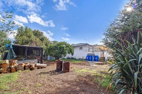 Photo of property in 49 Totaravale Drive, Totara Vale, Auckland, 0629