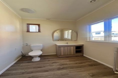 Photo of property in 39 Cambridge Terrace, Papatoetoe, Auckland, 2025