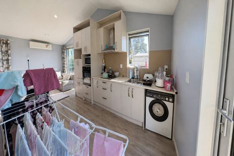 Photo of property in 105 Mahia Road, Wattle Downs, Auckland, 2103