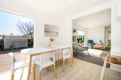 Photo of property in 10 Gladys Place, Kelvin Grove, Palmerston North, 4414