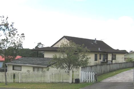 Photo of property in 33 Holmes Drive, West Harbour, Auckland, 0618