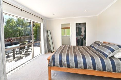 Photo of property in 5 Seamount Drive, Red Beach, 0932