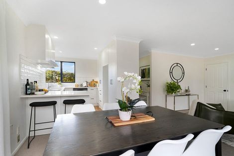 Photo of property in 8 Coupland Court, Glendene, Auckland, 0602